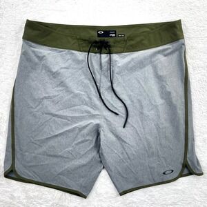 Oakley Board Shorts Swim Trunks Men's 40 Gray Green Performance Fit‎ Drawstring